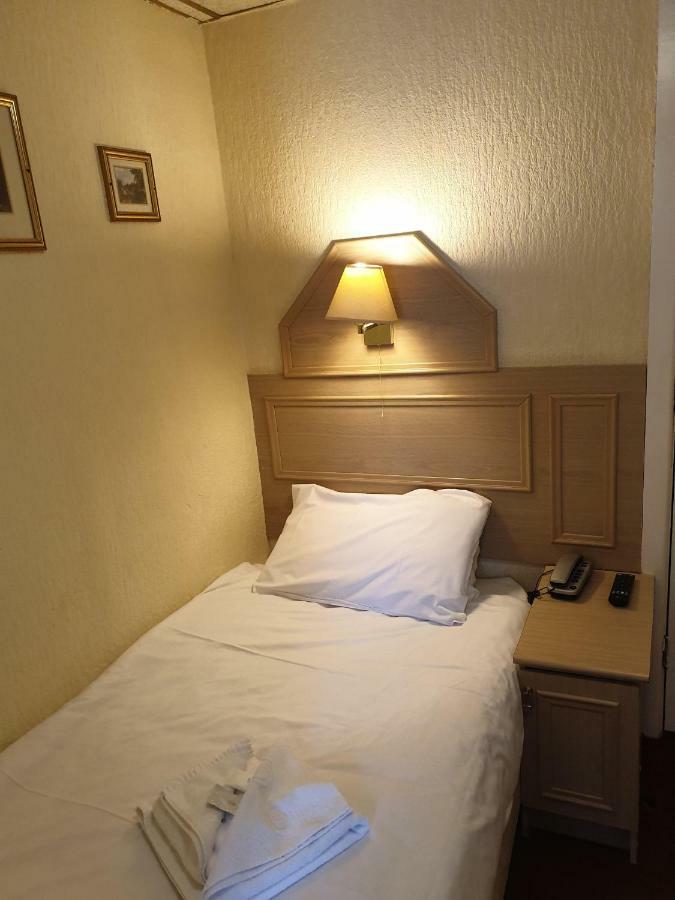 The Parisienne Hotel Μπλάκπουλ Εξωτερικό φωτογραφία