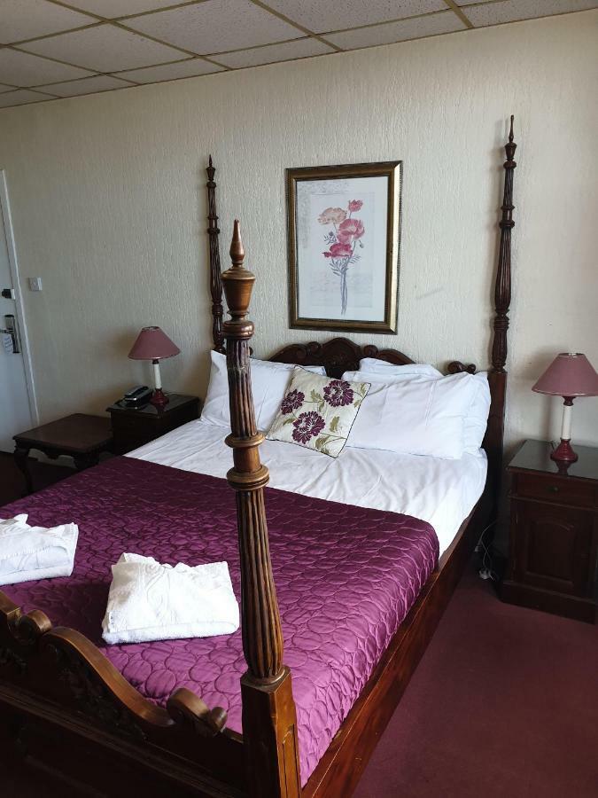 The Parisienne Hotel Μπλάκπουλ Εξωτερικό φωτογραφία
